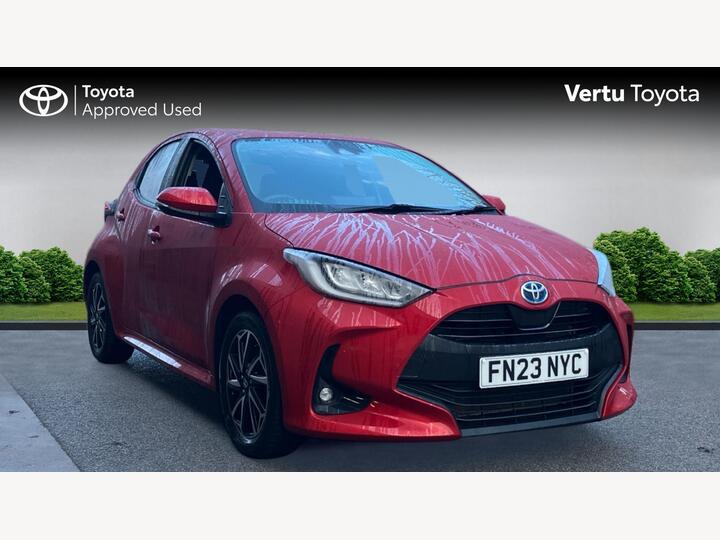 Toyota Yaris 1.5 VVT-h Design E-CVT Euro 6 (s/s) 5dr