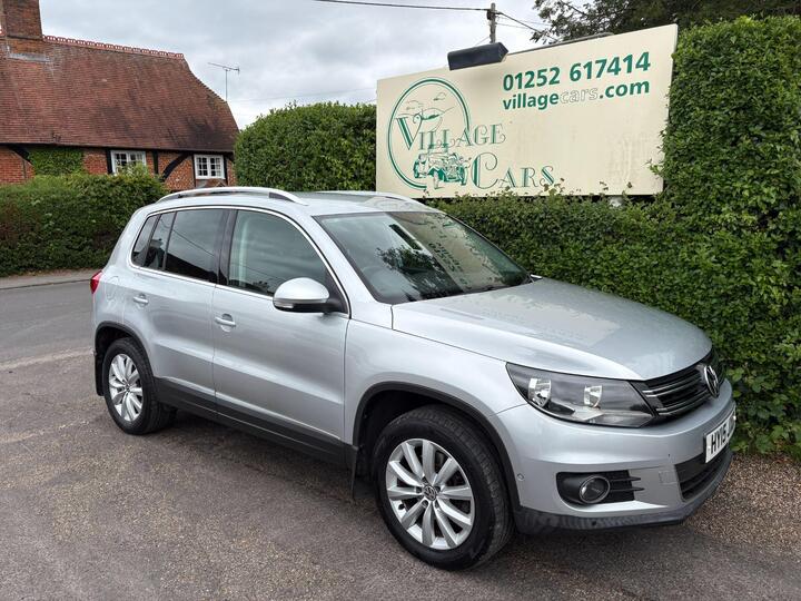 Volkswagen Tiguan 2.0 TDI BlueMotion Tech Match DSG 4WD Euro 5 (s/s) 5dr Volkswagen Tiguan 2.0 TDI BlueMotion Tech Match DSG 4WD Euro 5 (s/s) 5dr