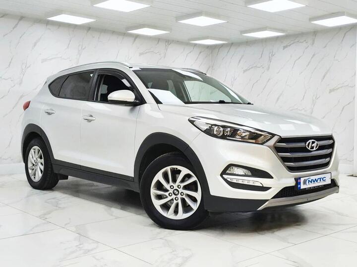 Hyundai TUCSON 2.0 CRDi SE Nav 4WD Euro 6 5dr