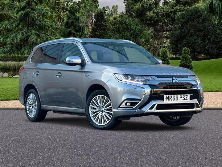 Mitsubishi Outlander 2.4h TwinMotor 13.8kWh 5h CVT 4WD Euro 6 (s/s) 5dr Mitsubishi Outlander 2.4h TwinMotor 13.8kWh 5h CVT 4WD Euro 6 (s/s) 5dr