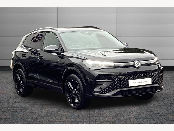 Volkswagen Tiguan 2.0 TDI R-Line DSG Euro 6 (s/s) 5dr Volkswagen Tiguan 2.0 TDI R-Line DSG Euro 6 (s/s) 5dr