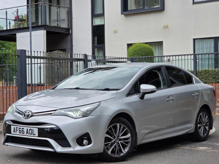 Toyota Avensis 2.0 D-4D Business Edition Plus Euro 6 (s/s) 4dr