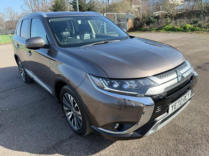 Mitsubishi Outlander 2.0 MIVEC Exceed CVT 4WD Euro 6 (s/s) 5dr Mitsubishi Outlander 2.0 MIVEC Exceed CVT 4WD Euro 6 (s/s) 5dr