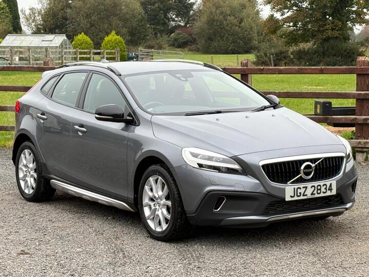 Volvo V40 Cross Country 2.0 T3 Pro Euro 6 (s/s) 5dr Volvo V40 Cross Country 2.0 T3 Pro Euro 6 (s/s) 5dr