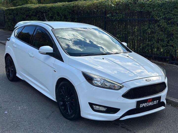 Ford Focus 1.0T EcoBoost ST-Line Euro 6 (s/s) 5dr