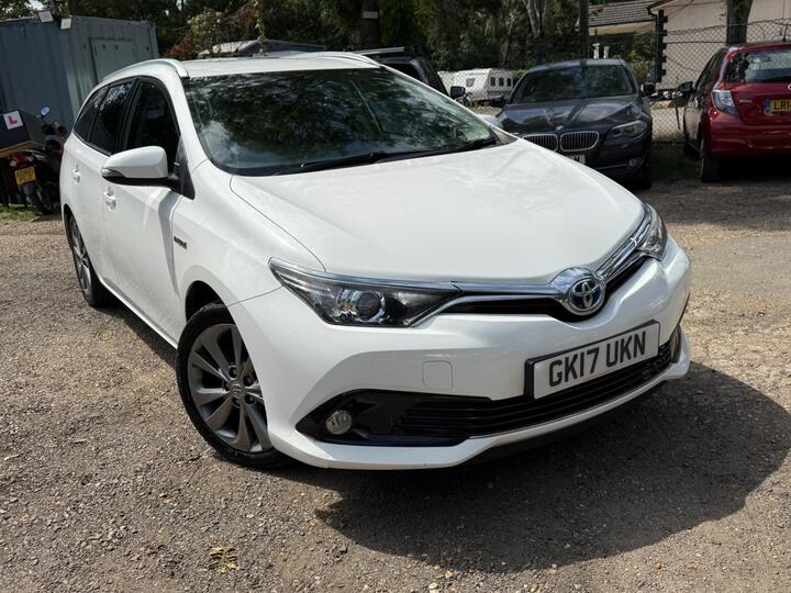 Toyota Auris 1.8 VVT-h Business Edition Touring Sports CVT Euro 6 (s/s) 5dr (Safety Sense)