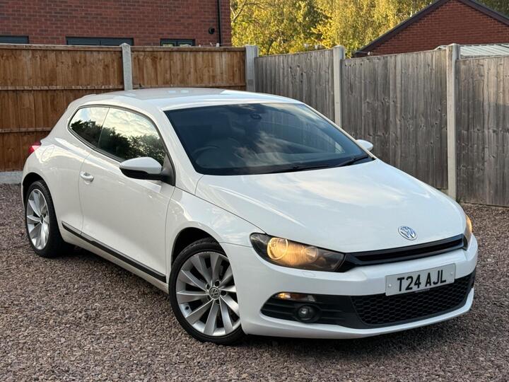 Volkswagen Scirocco 2.0 TDI GT DSG Euro 5 3dr (Leather, Nav) Volkswagen Scirocco 2.0 TDI GT DSG Euro 5 3dr (Leather, Nav)