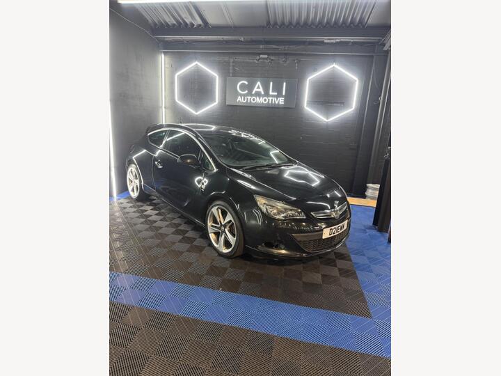 Vauxhall Astra GTC 2.0 CDTi SRi Euro 5 (s/s) 3dr