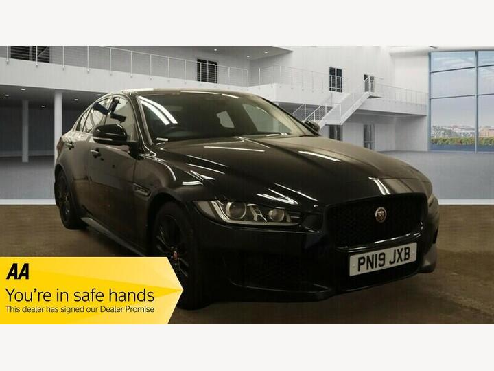 Jaguar XE 2.0i Landmark Auto Euro 6 (s/s) 4dr