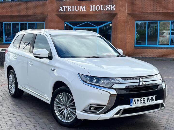 Mitsubishi Outlander 2.4h TwinMotor 13.8kWh 4h CVT 4WD Euro 6 (s/s) 5dr Mitsubishi Outlander 2.4h TwinMotor 13.8kWh 4h CVT 4WD Euro 6 (s/s) 5dr