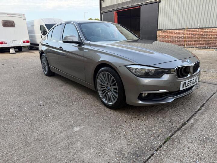 BMW 3 Series 3.0 330d Luxury Auto Euro 6 (s/s) 4dr