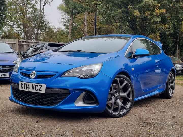 Vauxhall Astra GTC 2.0T VXR Euro 5 (s/s) 3dr Vauxhall Astra GTC 2.0T VXR Euro 5 (s/s) 3dr