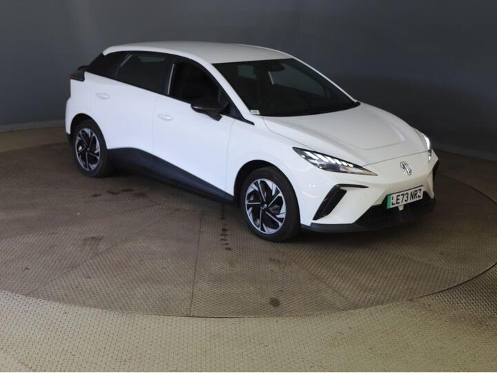 MG MG 4 64kWh SE Long Range Auto 5dr