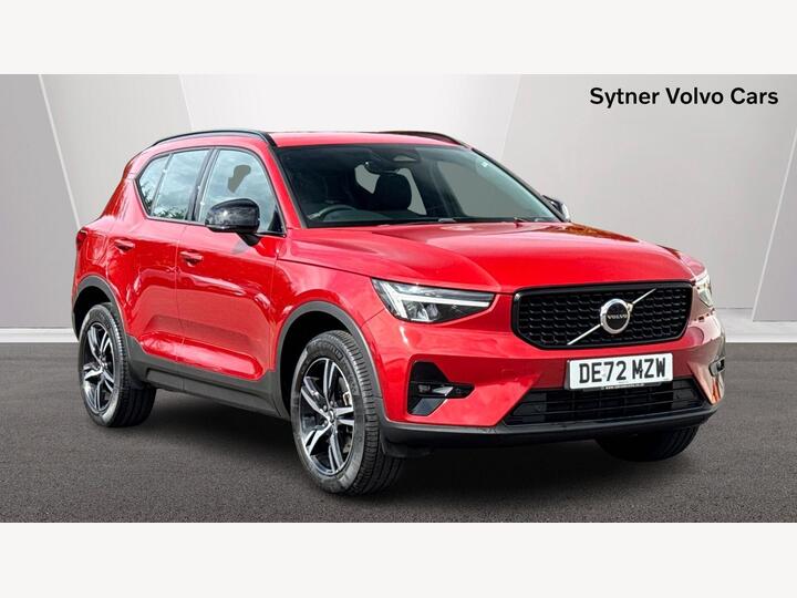 Volvo XC40 2.0 B3 MHEV Plus Dark DCT Auto Euro 6 (s/s) 5dr