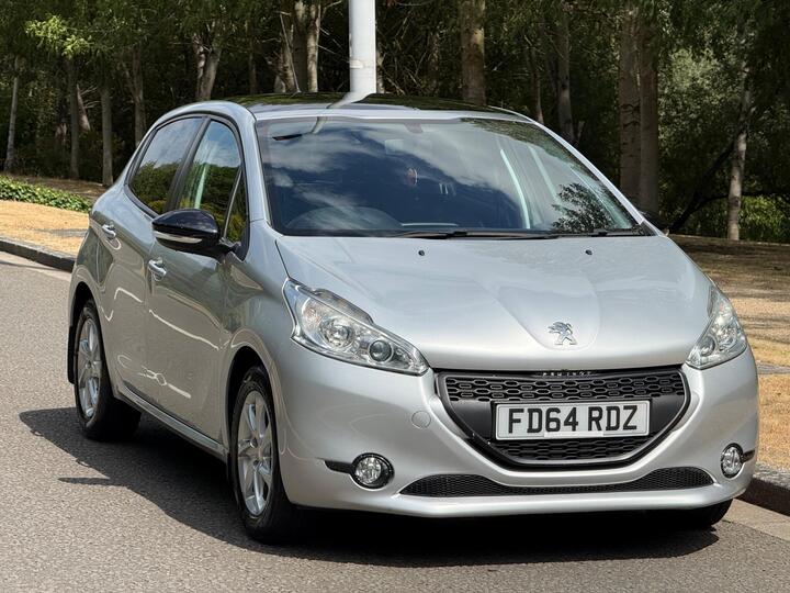 Peugeot 208 1.2 VTi PureTech Style Euro 5 5dr