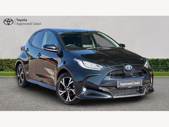 Toyota Yaris 1.5 VVT-h Design E-CVT Euro 6 (s/s) 5dr
