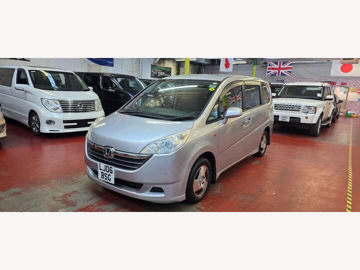 Honda Stepwagon AUTO +8 SEATER