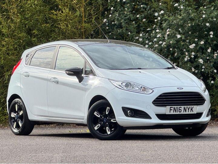 Ford FIESTA 1.0T EcoBoost Zetec White Edition Euro 6 (s/s) 5dr
