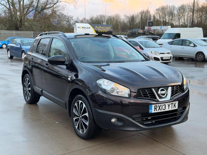Nissan Qashqai 1.6 360 2WD Euro 5 5dr Nissan Qashqai 1.6 360 2WD Euro 5 5dr