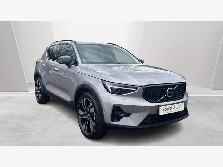 Volvo XC40 2.0 B3 MHEV Ultra Dark DCT Auto Euro 6 (s/s) 5dr
