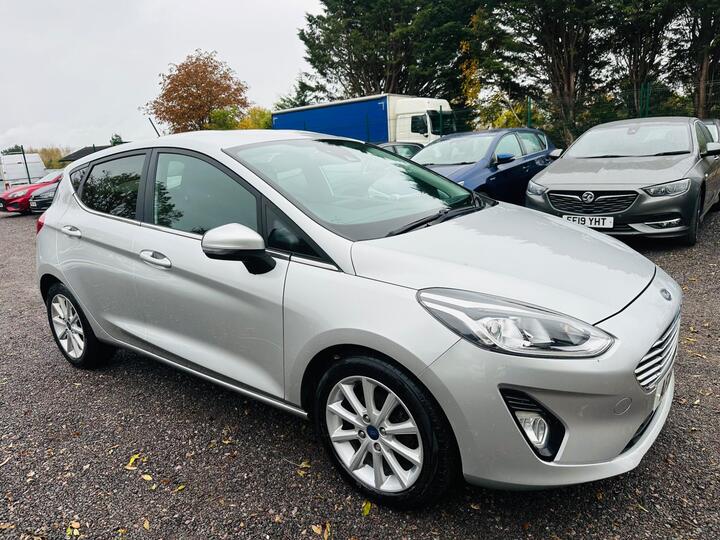 Ford Fiesta 1.0T EcoBoost Titanium Euro 6 (s/s) 5dr Ford Fiesta 1.0T EcoBoost Titanium Euro 6 (s/s) 5dr