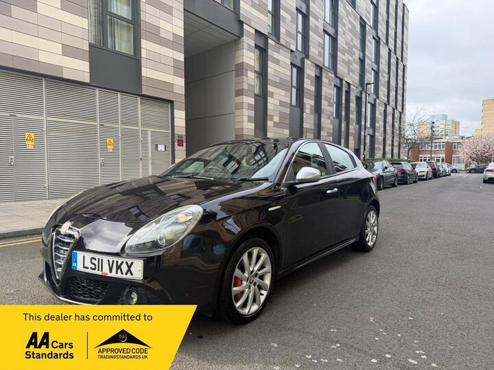 Alfa Romeo Giulietta 1.4 TB MultiAir Veloce Euro 5 (s/s) 5dr Alfa Romeo Giulietta 1.4 TB MultiAir Veloce Euro 5 (s/s) 5dr