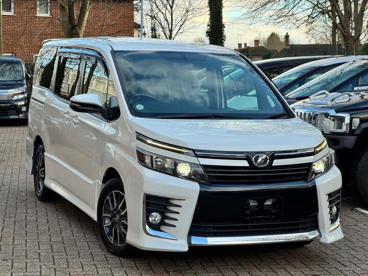 Toyota Voxy 18M WARRANTY, WARRANTED LOW MILE,REV CAM