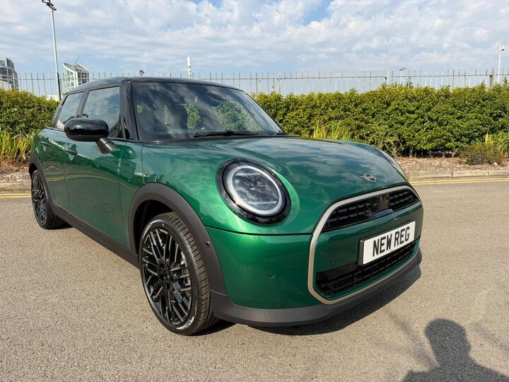 MINI Cooper 1.5C Exclusive Steptronic Euro 6 (s/s) 5dr