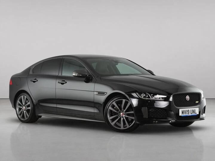 Jaguar XE 2.0i 300 Sport Auto AWD Euro 6 (s/s) 4dr