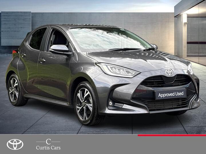 Toyota Yaris 1.5 VVT-h Design E-CVT Euro 6 (s/s) 5dr
