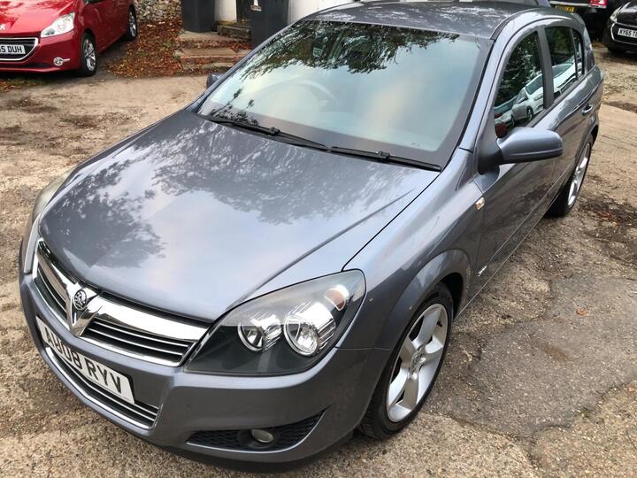 Vauxhall Astra 1.9 CDTi 16v SRi 5dr Vauxhall Astra 1.9 CDTi 16v SRi 5dr