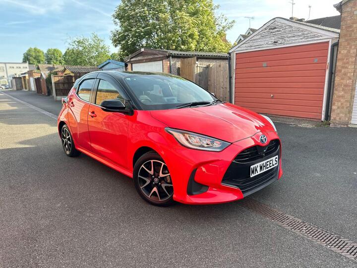 Toyota Yaris 1.5VVT-h Design Hybrid Auto REG: KX20GZF