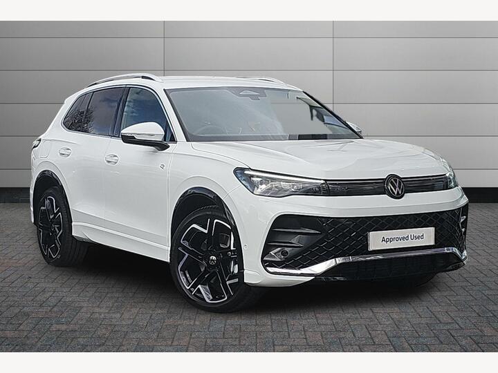 Volkswagen Tiguan 2.0 TDI R-Line DSG Euro 6 (s/s) 5dr Volkswagen Tiguan 2.0 TDI R-Line DSG Euro 6 (s/s) 5dr