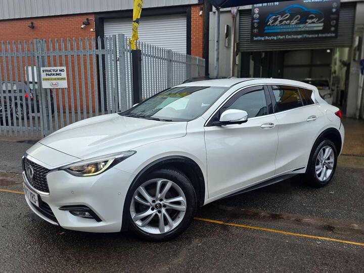 Infiniti Q30 1.5d Premium Euro 6 (s/s) 5dr