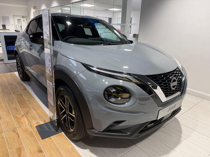 Nissan JUKE 1.0 DIG-T N-Connecta Euro 6 (s/s) 5dr