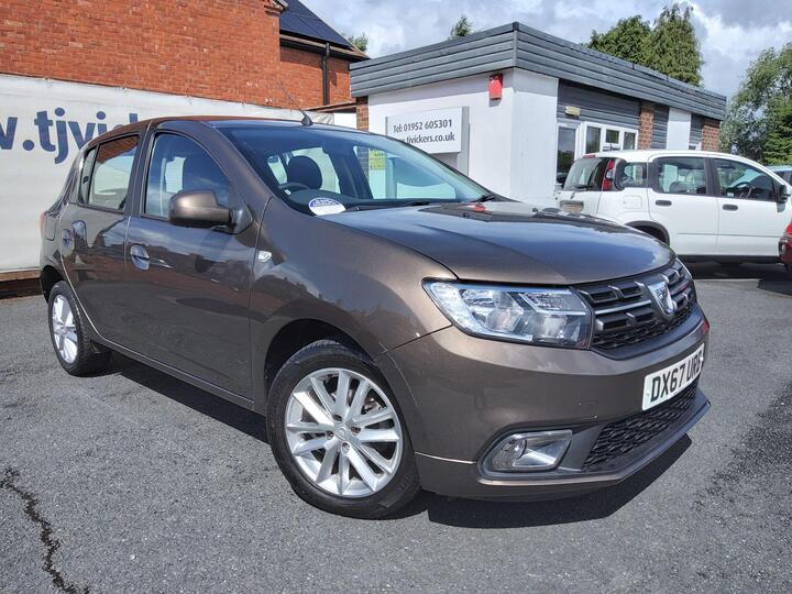 Dacia Sandero 0.9 TCe Laureate Euro 6 (s/s) 5dr Dacia Sandero 0.9 TCe Laureate Euro 6 (s/s) 5dr
