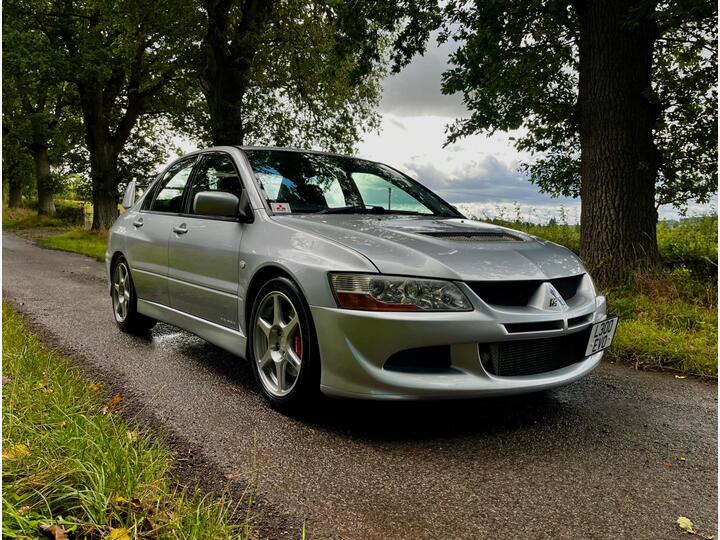 Mitsubishi Lancer 2.0 EVO VIII FQ-300 4dr Mitsubishi Lancer 2.0 EVO VIII FQ-300 4dr