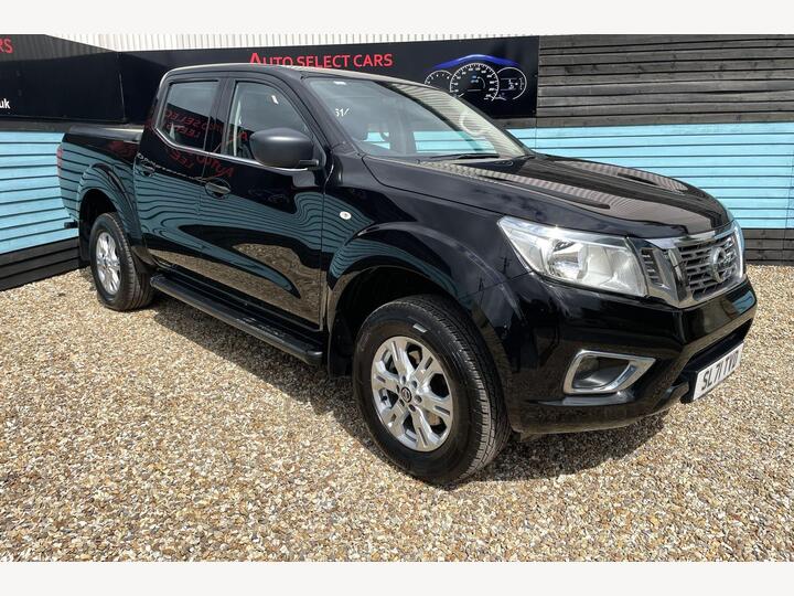 Nissan Navara 2.3 DCi Acenta 4WD Euro 6 (s/s) 4dr Nissan Navara 2.3 DCi Acenta 4WD Euro 6 (s/s) 4dr