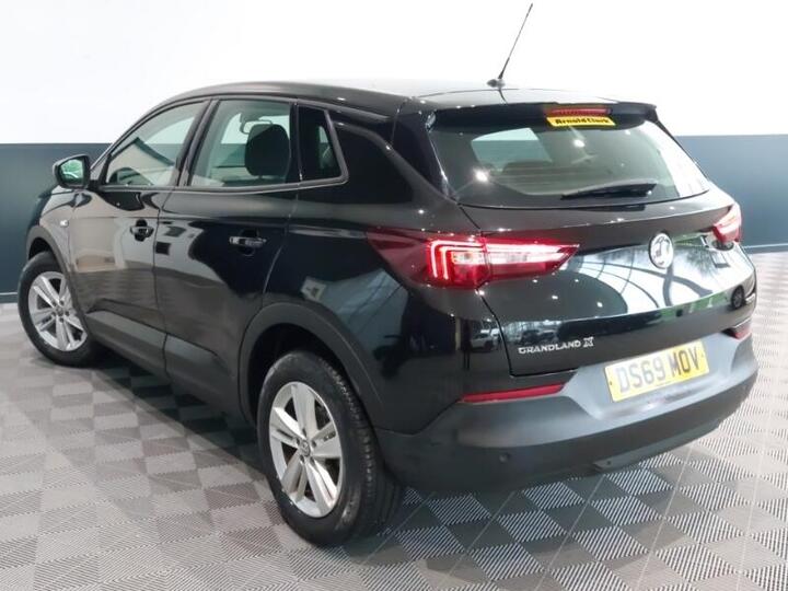 Vauxhall Grandland X 1.2 Turbo SE Euro 6 (s/s) 5dr