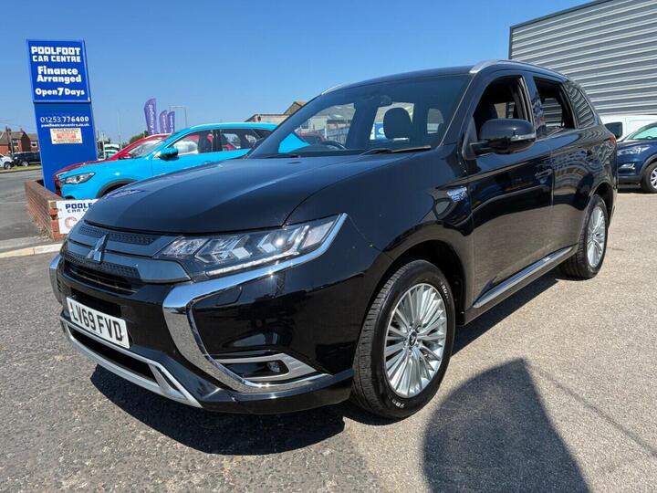 Mitsubishi OUTLANDER 2.4h TwinMotor 13.8kWh Exceed CVT 4WD Euro 6 (s/s) 5dr