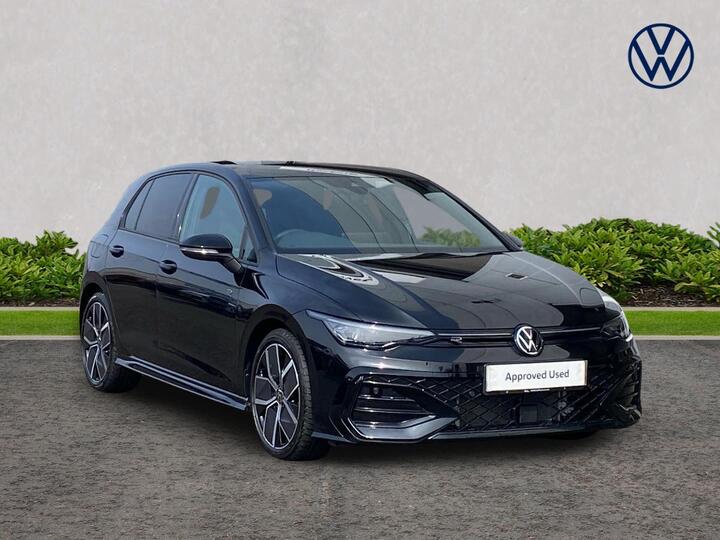 Volkswagen Golf 1.5 ETSI MHEV Black Edition DSG Euro 6 (s/s) 5dr Volkswagen Golf 1.5 ETSI MHEV Black Edition DSG Euro 6 (s/s) 5dr
