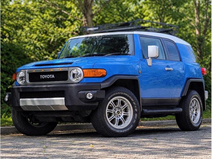 Toyota FJ Cruiser Special Edition In Rare Voodoo Blue Toyota FJ Cruiser Special Edition In Rare Voodoo Blue