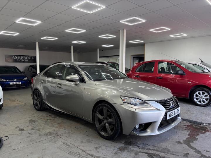 Lexus IS 2.5 300h Premier E-CVT Euro 5 (s/s) 4dr