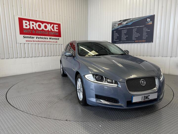 Jaguar XF 2.2d Luxury Sportbrake Auto Euro 5 (s/s) 5dr