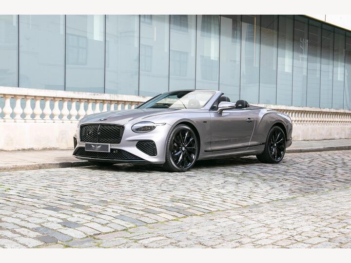 Bentley Continental 4.0 V8 High-Performance 25.9kWh GTC Black Edition Auto 4WD Euro 6 (s/s) 2dr Bentley Continental 4.0 V8 High-Performance 25.9kWh GTC Black Edition Auto 4WD Euro 6 (s/s) 2dr