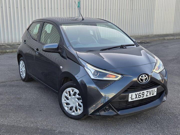 Toyota AYGO 1.0 VVT-i X-play X-shift Euro 6 5dr
