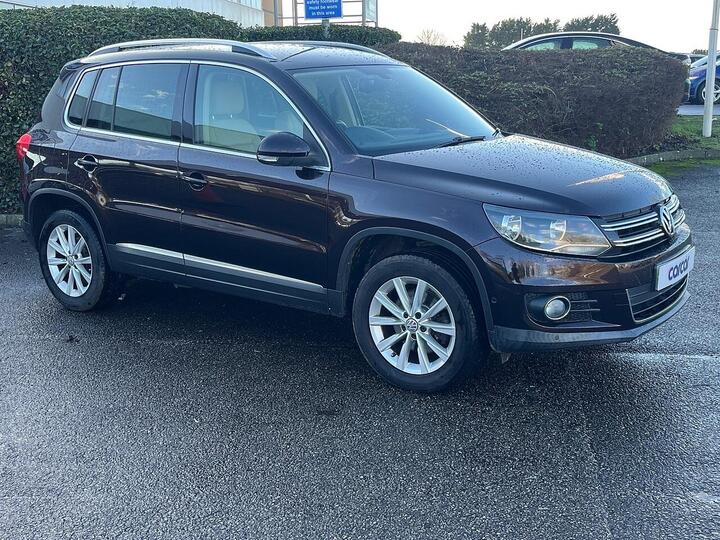 Volkswagen Tiguan 2.0 TDI BlueMotion Tech SE DSG 4WD Euro 5 (s/s) 5dr
