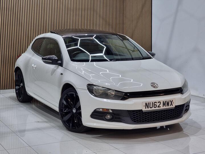 Volkswagen Scirocco 2.0 TDI BlueMotion Tech R-Line DSG Euro 5 (s/s) 3dr (Leather, Nav)