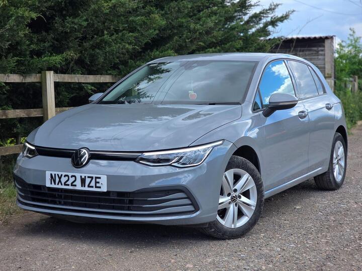 Volkswagen Golf 1.5 TSI Life Euro 6 (s/s) 5dr Volkswagen Golf 1.5 TSI Life Euro 6 (s/s) 5dr