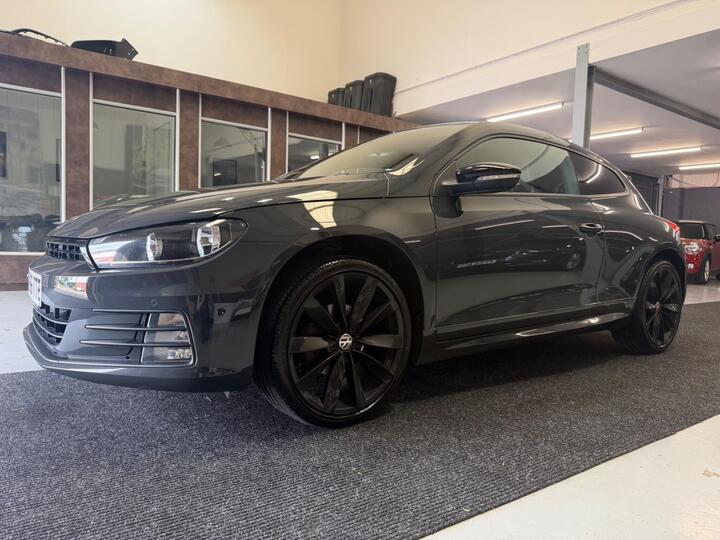 Volkswagen Scirocco 2.0 TDI BlueMotion Tech R-Line Black Edition DSG Euro 6 (s/s) 3dr Volkswagen Scirocco 2.0 TDI BlueMotion Tech R-Line Black Edition DSG Euro 6 (s/s) 3dr